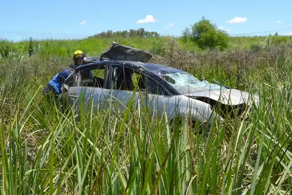 Vuelco y lesionada en la Autovía Nº 14