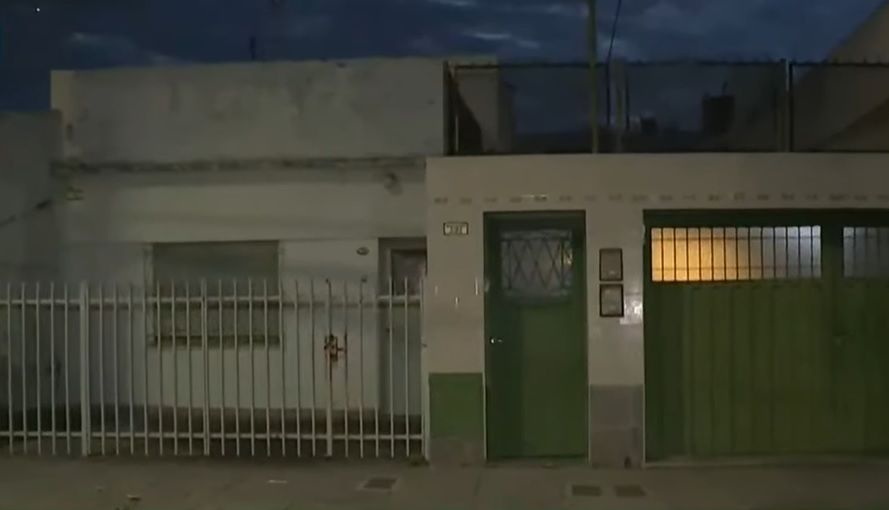 Noche de terror para una pareja de jubilados en Morón: Dormían y los despertaron a los golpes para llevarse 2 mil pesos