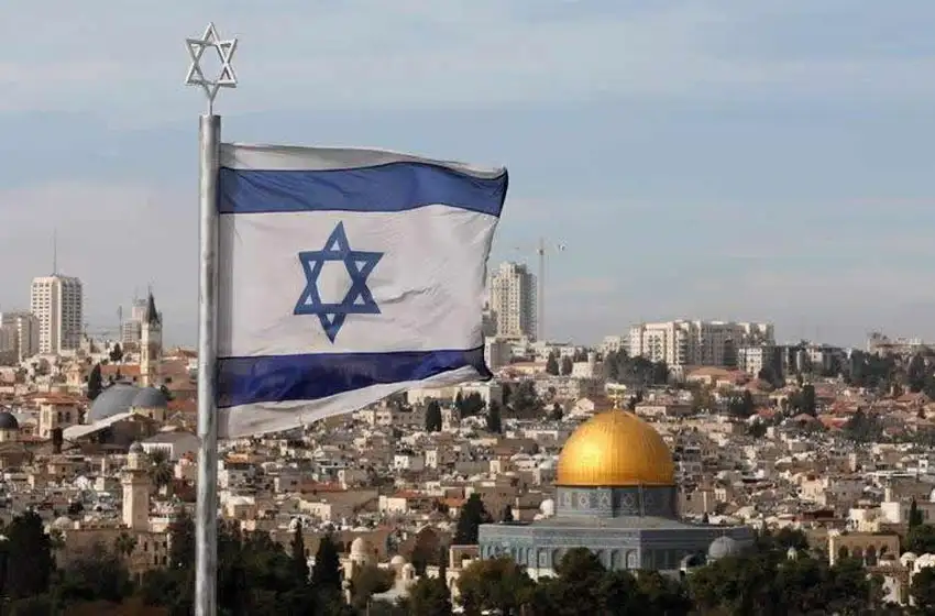 Israel registra más de 300 casos diarios de coronavirus por primera vez desde abril