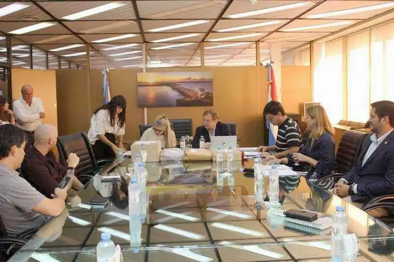 Avanza obra para fortalecer el acceso al agua
que beneficiará a más de 30.000 formoseños