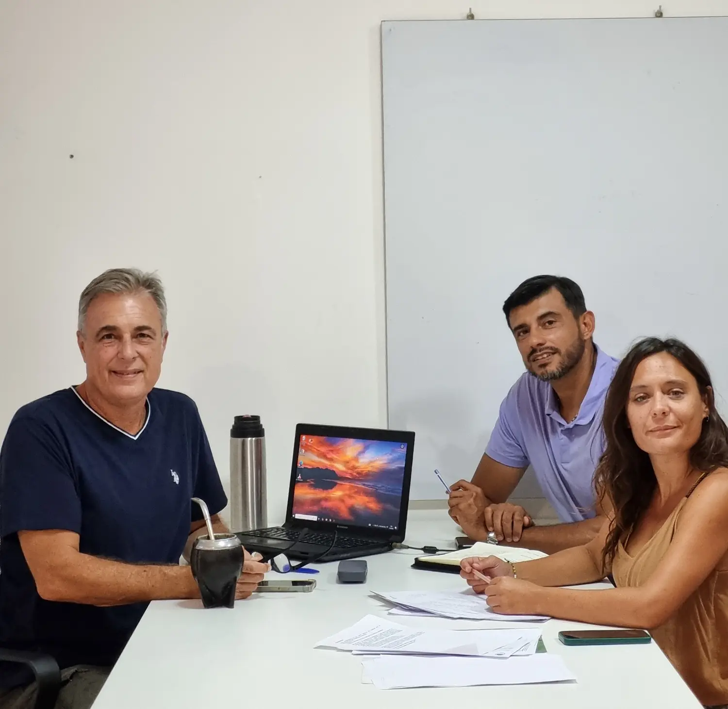 Valeria Soltermam acompañada por Maximiliano Postovit y con el respaldo de Luis Castellano