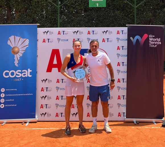 Tenis: Candela Vázquez se consagró en Paraguay