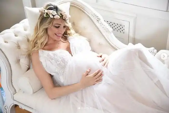 Vicky Xipolitakis fue mamá: nació Salvador Uriel