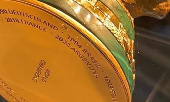 La FIFA mostró por primera vez la Copa del Mundo con el nombre Argentina impreso