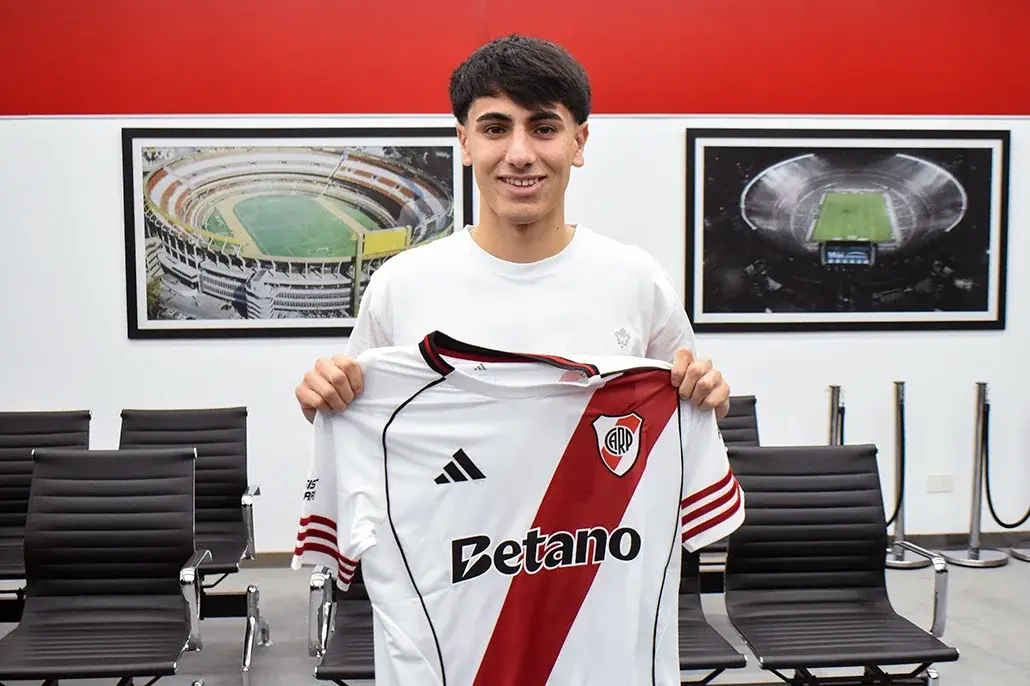 Lucas Silva será jugador profesional de River hasta 2028, con una cláusula de rescisión de 100 millones de euros