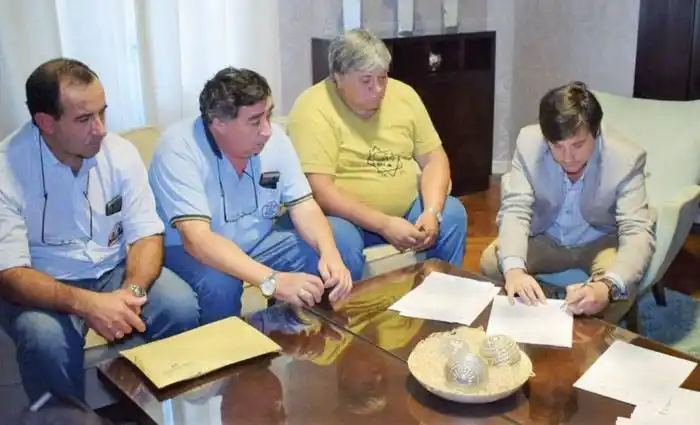 Municipio y empresas de colectivo acuerdan congelamiento de las tarifas