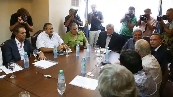 El PJ se reunió con la CGT y apoyó la movilización del 7 de marzo   