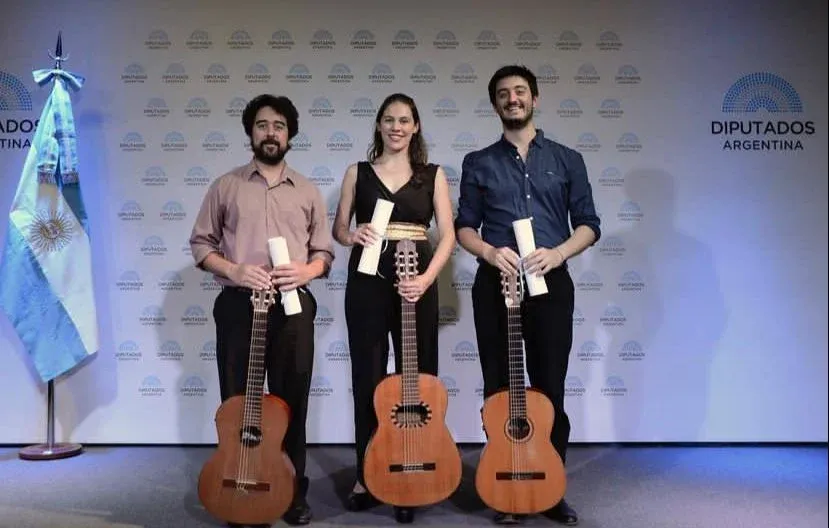 Los tres integrantes de Las Guitarras Gualeyas.