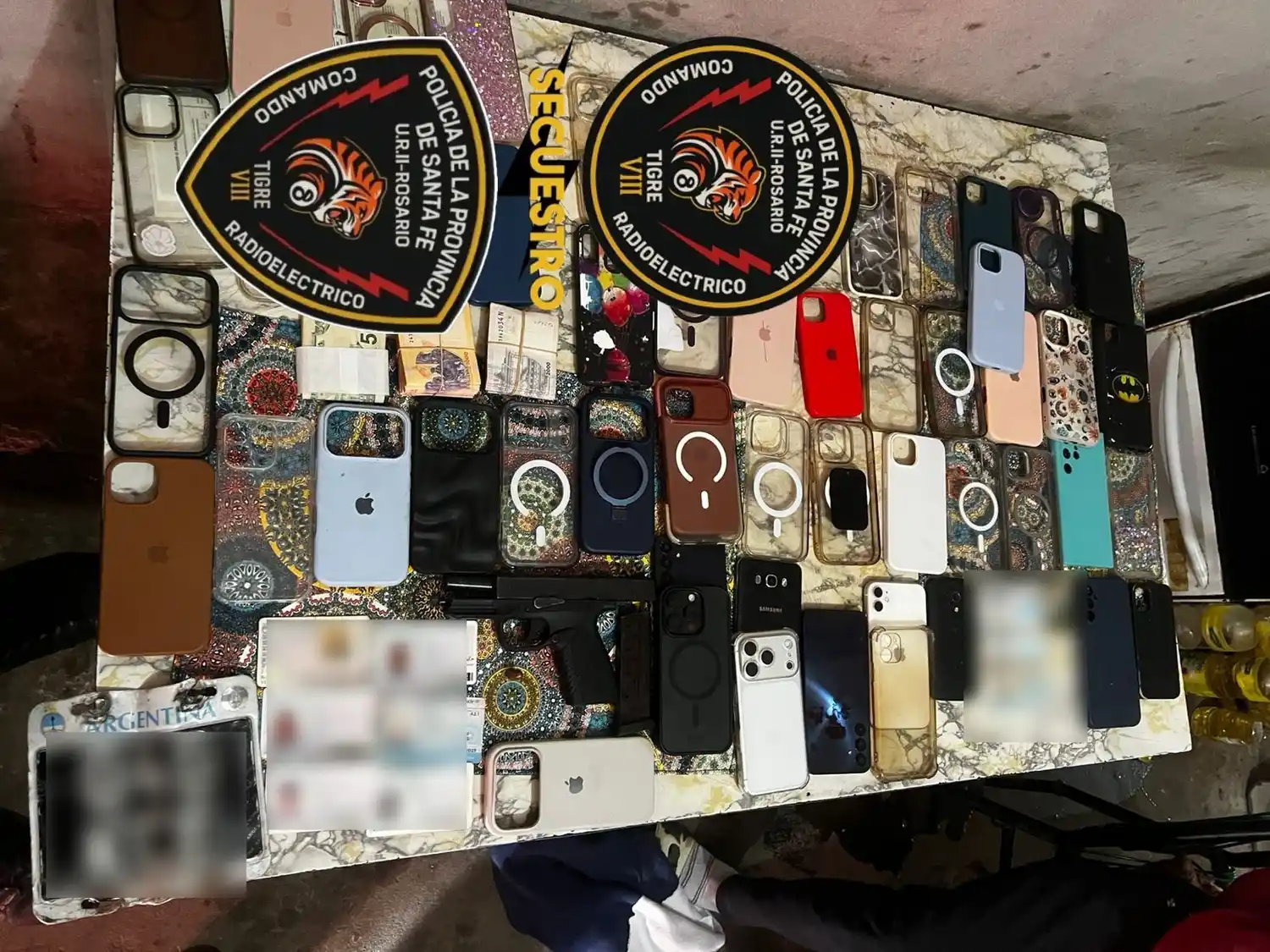 Tres detenidos en la zona noroeste por el robo de un celular