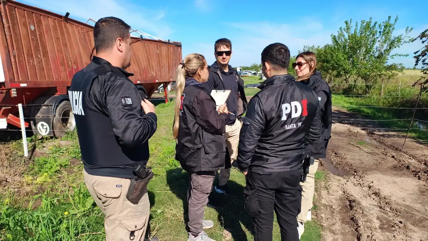 Revisaron 200 vehículos en un desarmadero y encontraron dos autos que eran buscados por la Justicia - 3