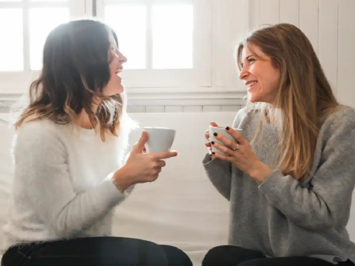 Cuatro horas diarias para hablar y dos para cantar, tiempo promedio para usar la voz sin lastimarla 