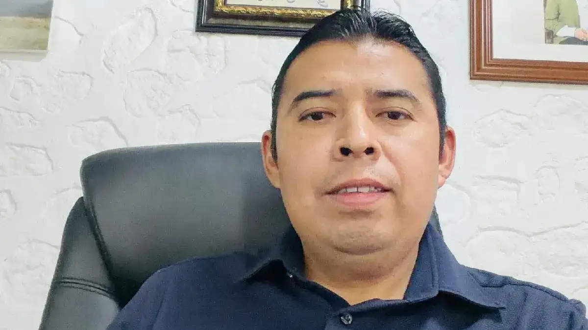 Lavín era alcalde de Temoac, estado de Morelos.