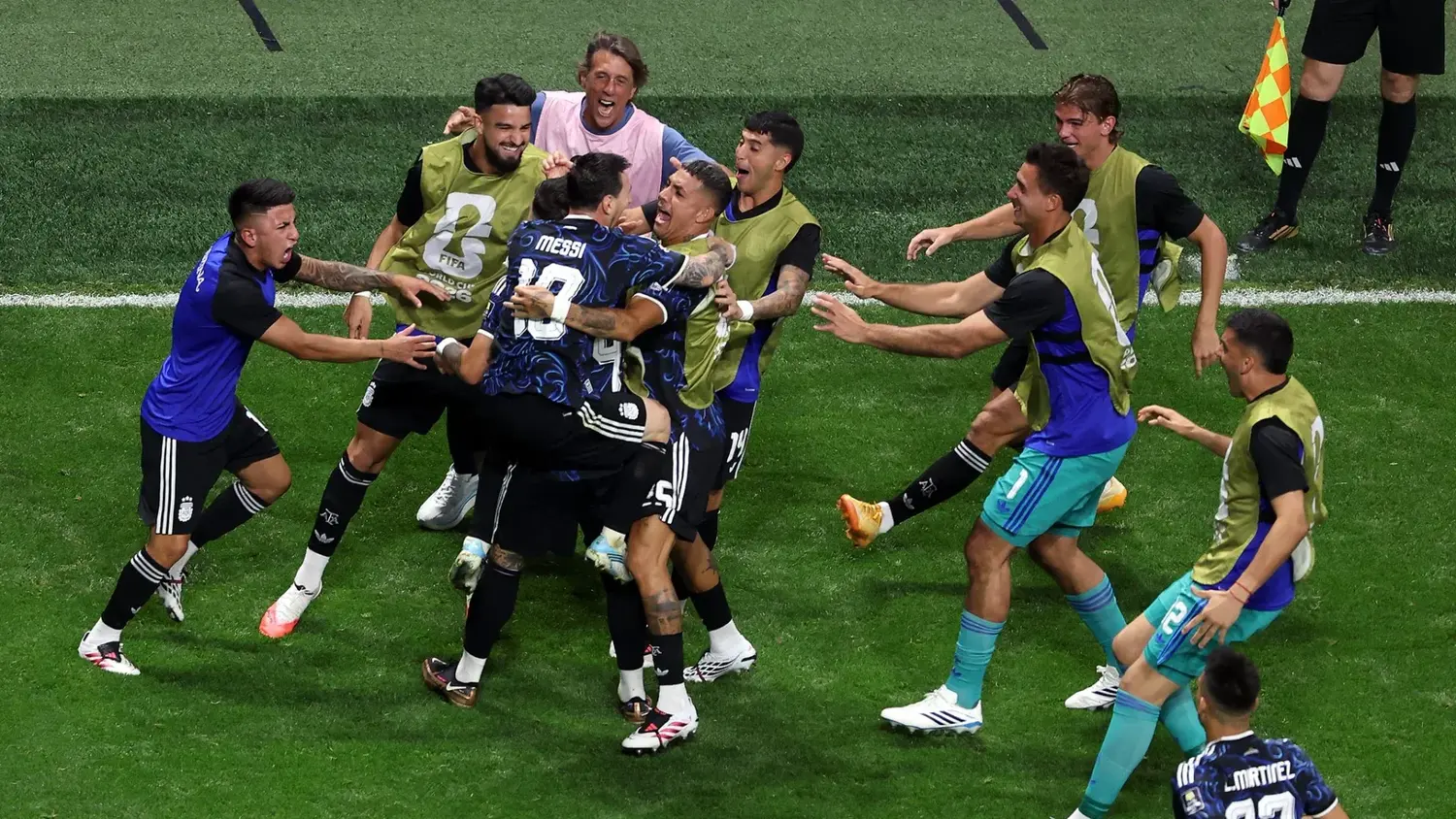 Argentina remontó de manera agónica ante Inglaterra y jugará otra final del Mundial