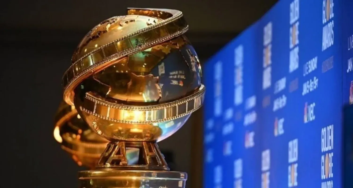 Los Premios Globo de Oro son galardones concedidos por los 93 miembros de la Asociación de la Prensa Extranjera de Hollywood en reconocimiento a la excelencia de profesionales en cine y televisión, tanto en los Estados Unidos como a nivel mundial.