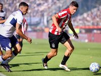 Un punto por lado en un nuevo clásico platense