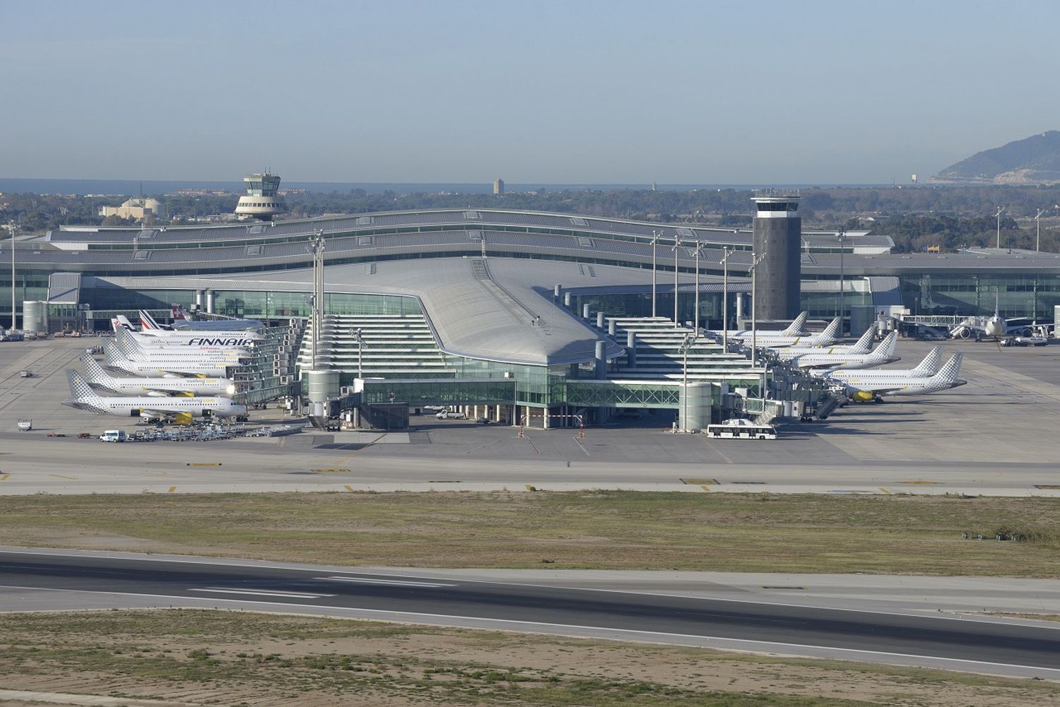 Aena lanza proyecto de energía solar de 32 millones de euros en aeropuertos catalanes