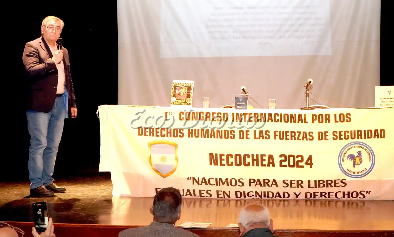 Primer Congreso. Gustavo Montero de UPPAC en el escenario