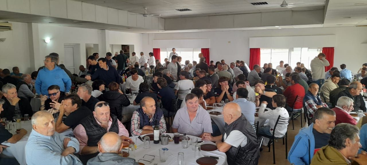 Exitosa edición del tradicional almuerzo criollo del Club Pelota Gualeguay