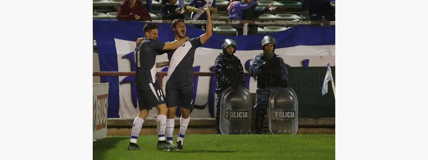 Alvarado se empieza a acomodar en el medio