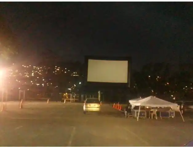 Crónica: La accidentada noche de los autocines