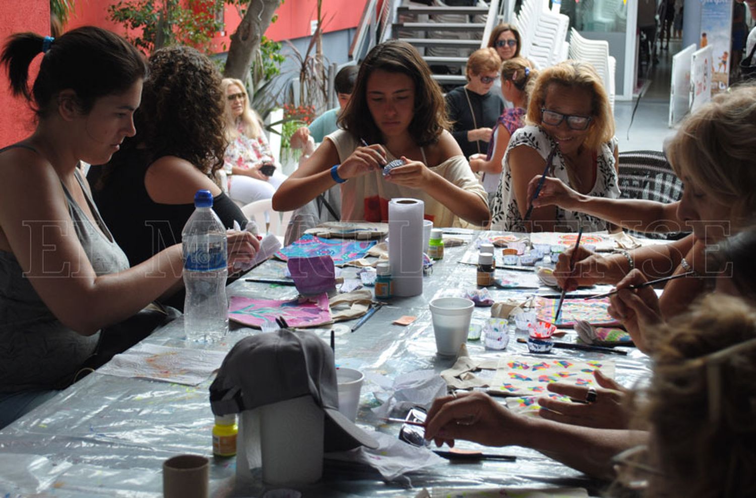 La pintura llenó de color la mañana en Espacio Clarín