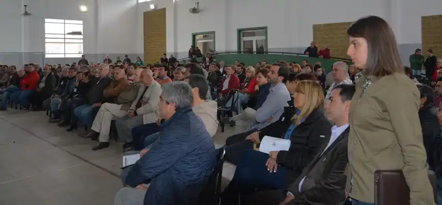 Coneje en educación, el Frente Renovador desarrollo su plenario