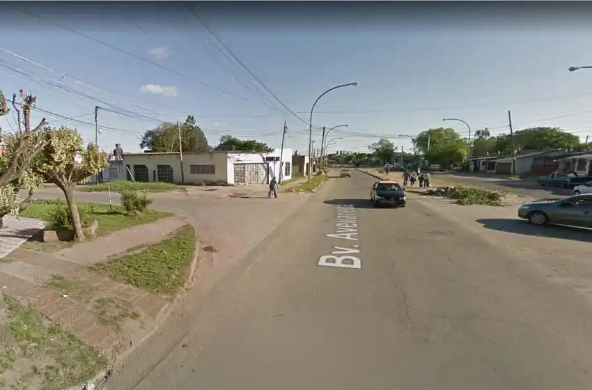 El la golpeó y ella se defendió apuñalándolo varias veces