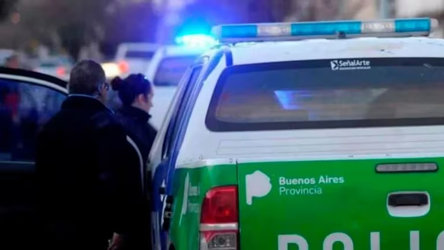 Buscan a un joven que asesinó a su tío a puñaladas en una discusión familiar en Ingeniero Budge