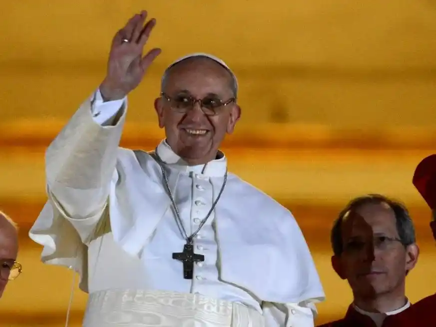 Aquel 13 de marzo de 2013 no fue solo el comienzo de un papado, sino el punto de partida de una transformación que buscó derribar muros y construir puentes en un mundo fragmentado. Reuters/Dylan Martinez