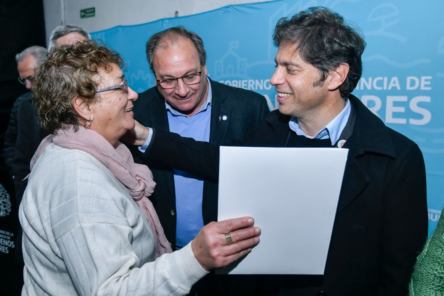 "A la agresión y violencia respondemos con obras y solidaridad", dijo Kicillof al entregar viviendas en General Alvear