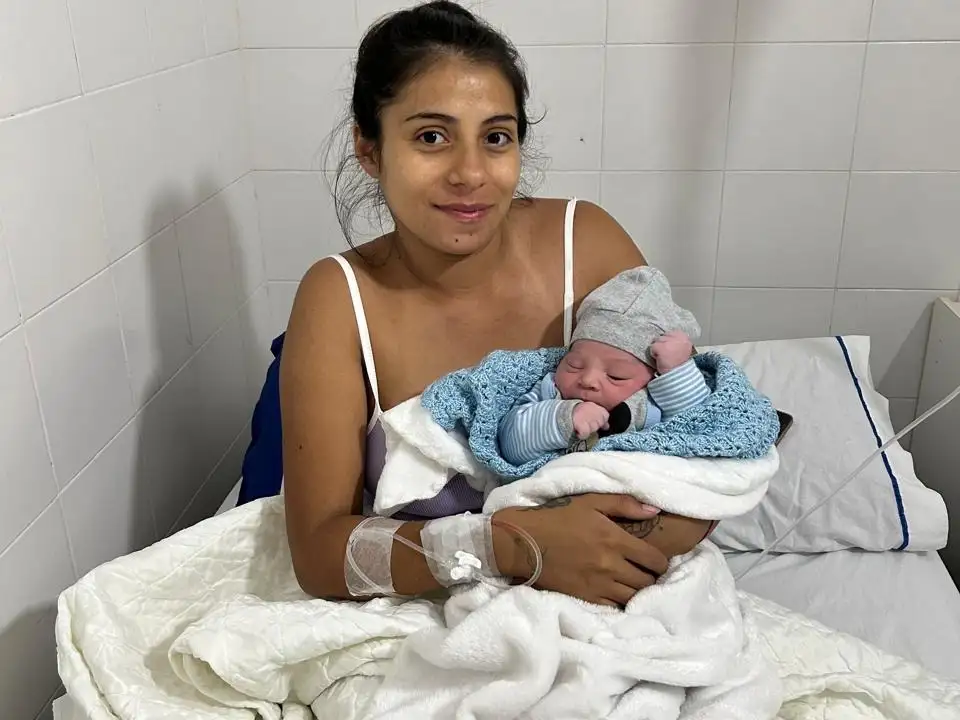El pequeño Elian pesó 3,700 kilogramos.