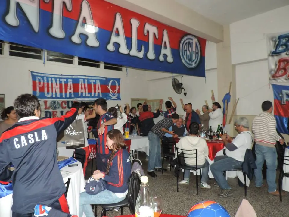 Hinchas de San Lorenzo palpitan la final en las peñas bonaerenses