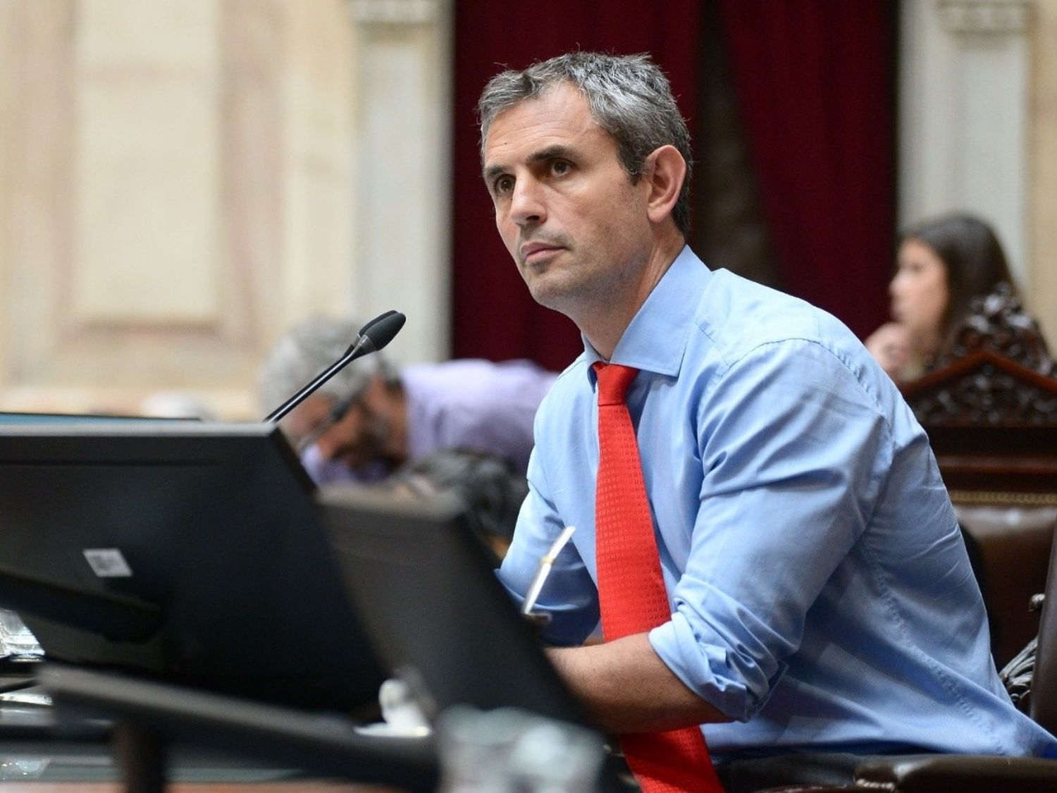 El gobierno bajó la sesión para aumentarle a los jubilados y ayudar a los inundados