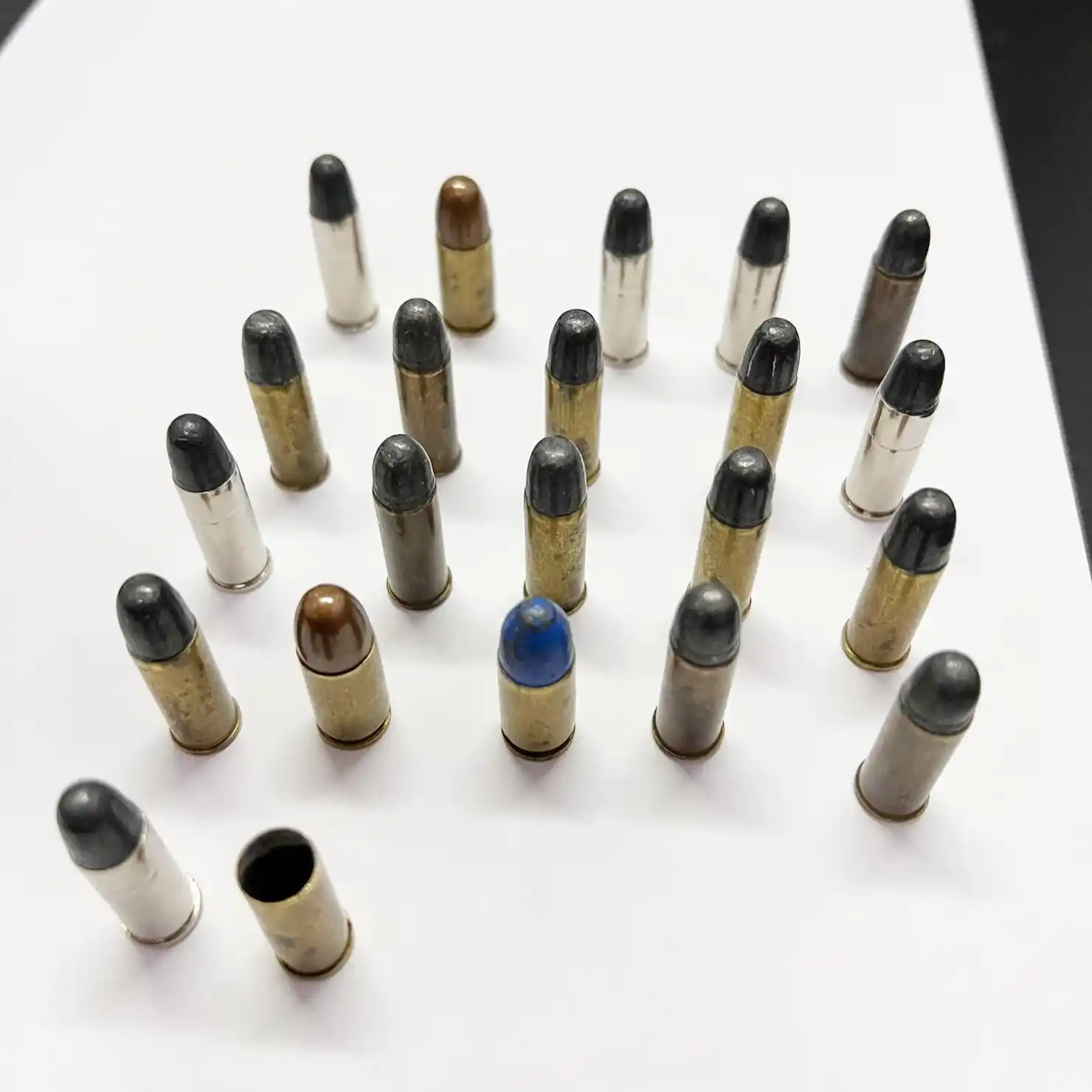 Secuestro de plantas de marihuana y municiones