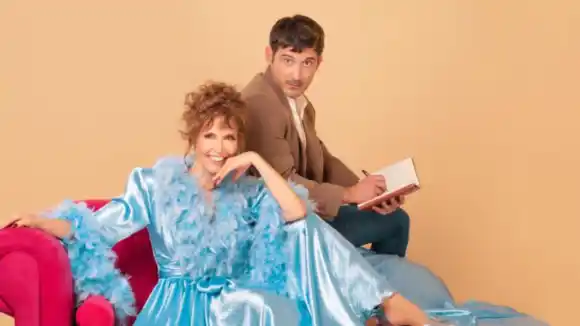 Inundaciones: El elenco de la obra de Esther Goris quedó varado en ruta 41 y se subieron al techo del auto