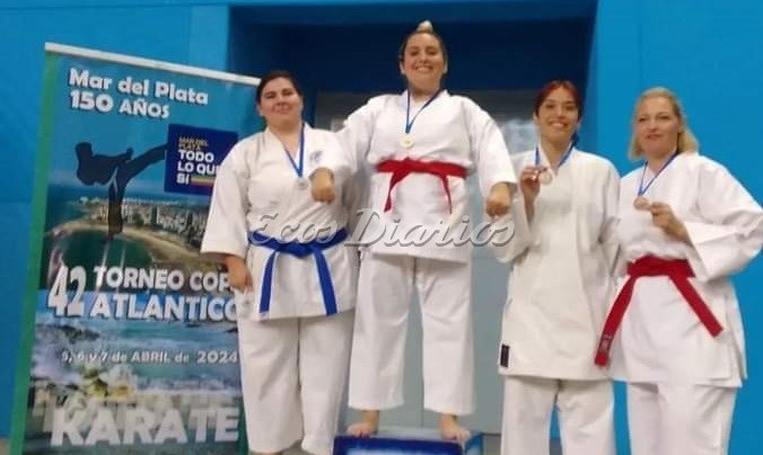 En lo más alto del podio. Lucia Oyola Montenegro tras conseguir la medalla dorada