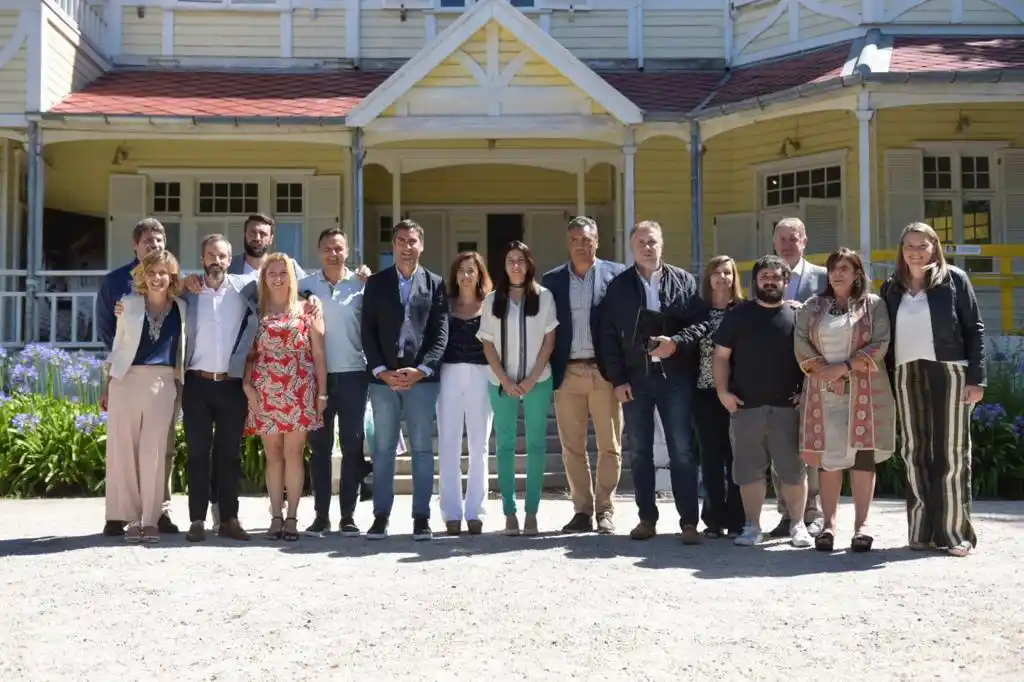 Comisión sobre desdoblamiento electoral en Provincia se constituyó, fijó temario y sesionará otras tres veces