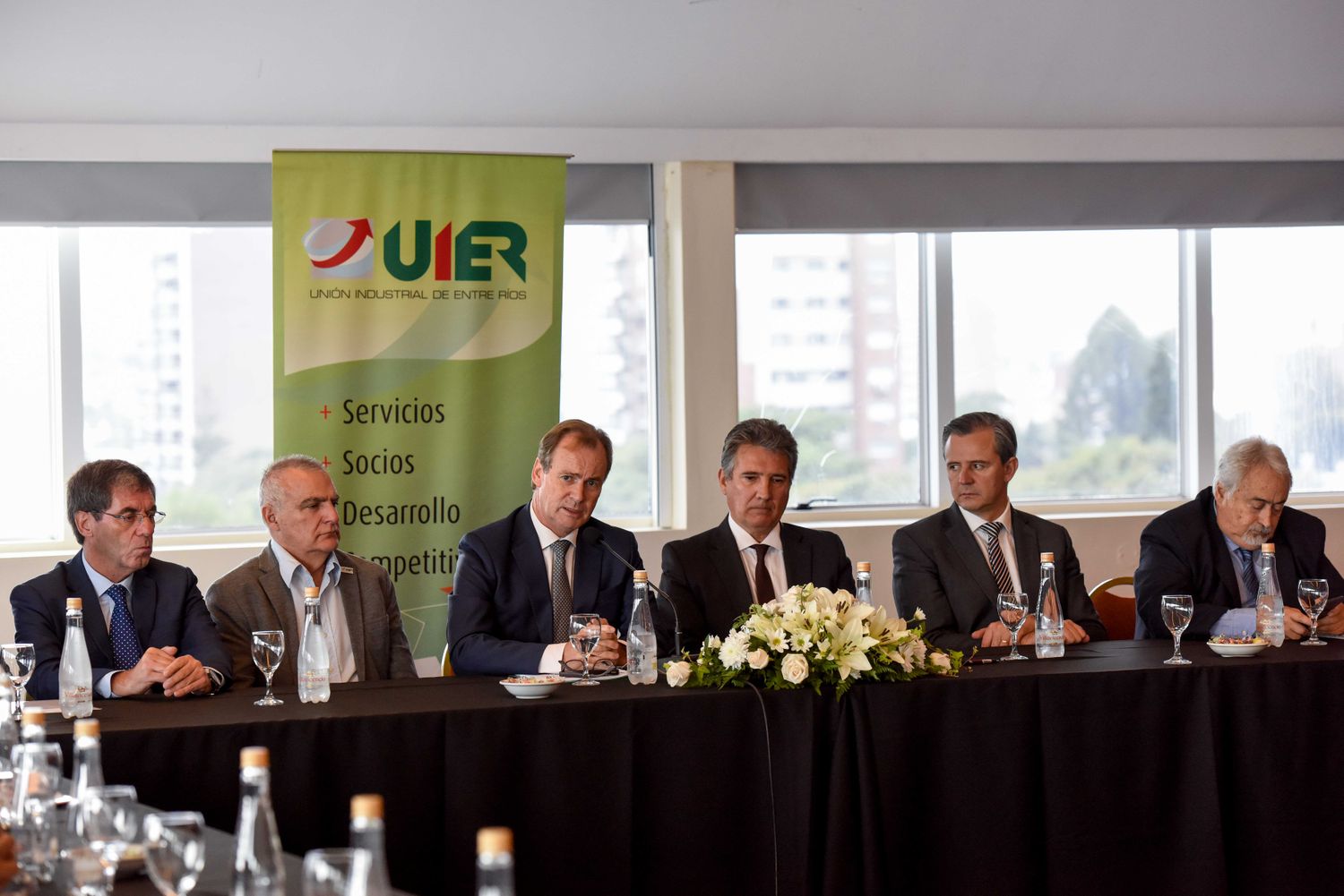 Bordet anunció que se congelará la tarifa de energía eléctrica para los hogares y empresas entrerrianas