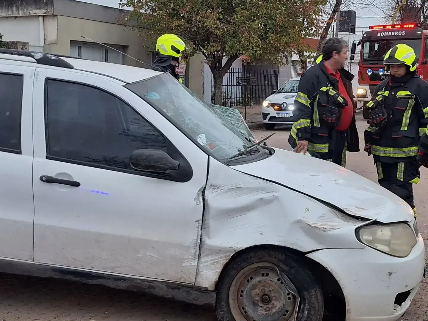 bomberos persona atrapada