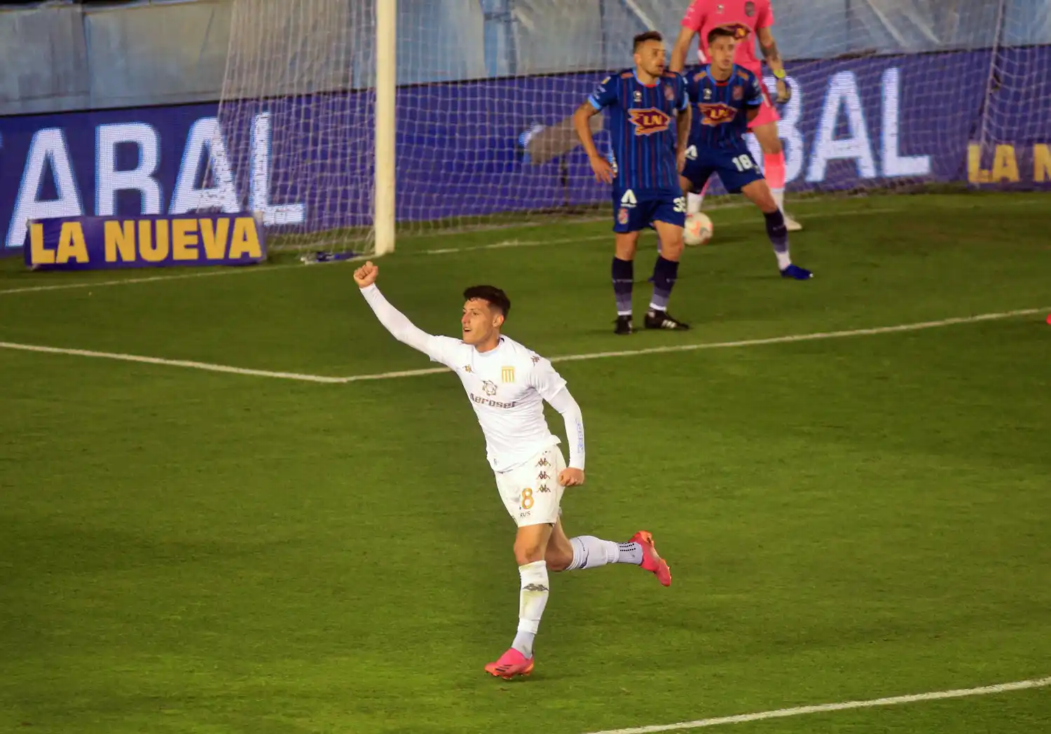 Chancalay, autor de dos goles.