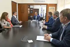 Bordet gestionó obras viales ante Nación