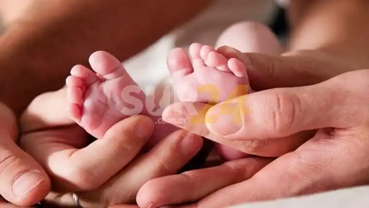 India: nació un bebé con dos cabezas, tres manos y dos corazones