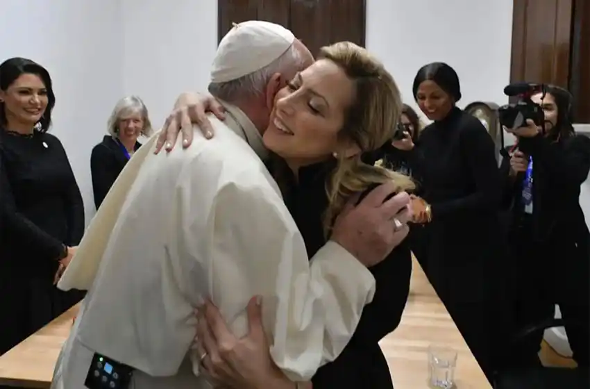 La primera dama viajó a Roma para participar de un evento junto al papa Francisco