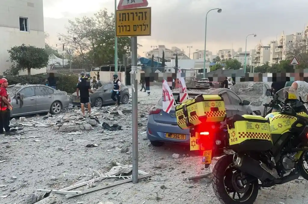 Hay al menos cuatro muertos y varios heridos.