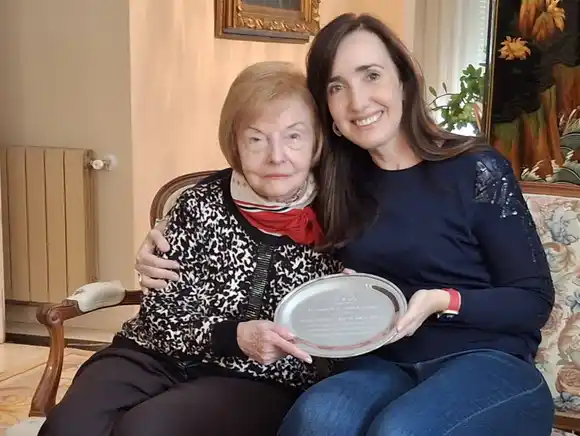 Villarruel publicó una serie de imágenes con Isabel Perón en el Día de la Lealtad peronista