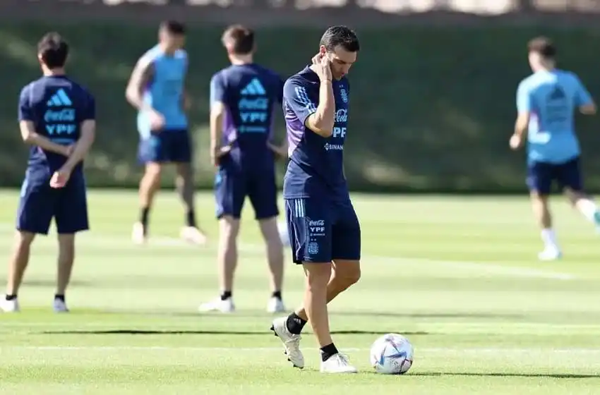 La Scaloneta quiere meterse en octavos: Argentina se entrenó de cara al trascendental choque con Polonia