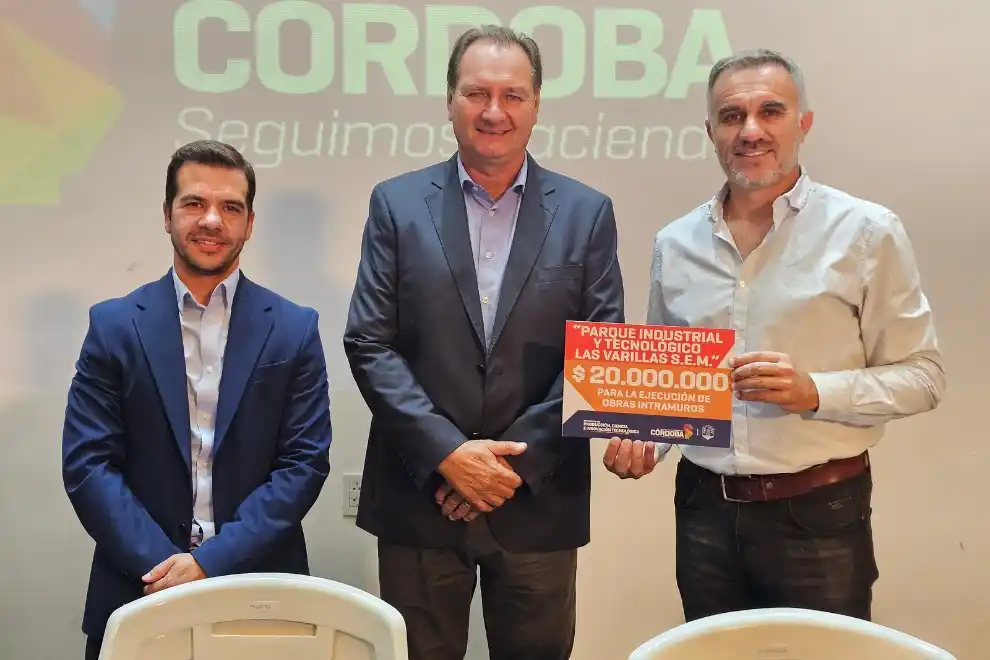 El ministro de Producción, Pedro Dellarossa, entregó aportes para Las Varillas y Alicia