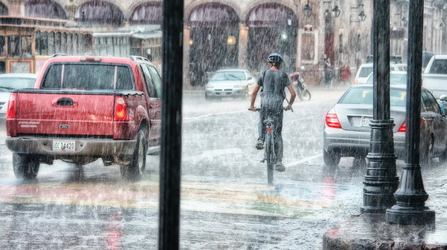 Fin de semana lluvioso en Buenos Aires con alerta amarilla por tormentas fuertes: las zonas más afectadas