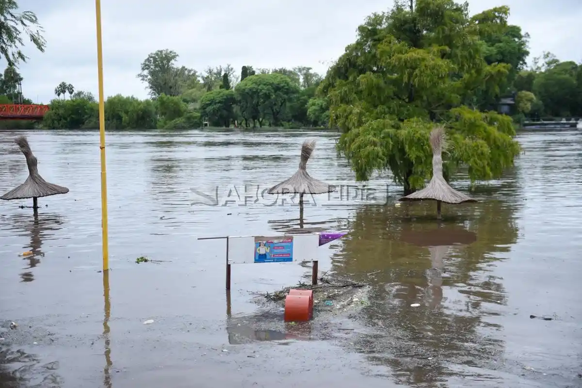 Inundación en Gualeguaychú: evacuaron a las primeras familias afectadas