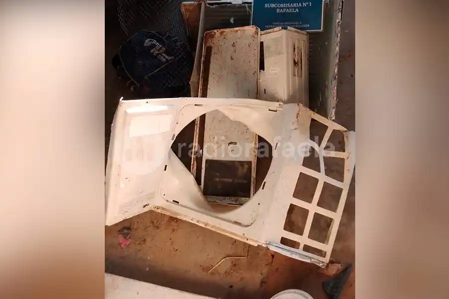Insólito: dijo que tenía que hacer mantenimiento de un aire acondicionado en un Samco y se lo terminó robando
